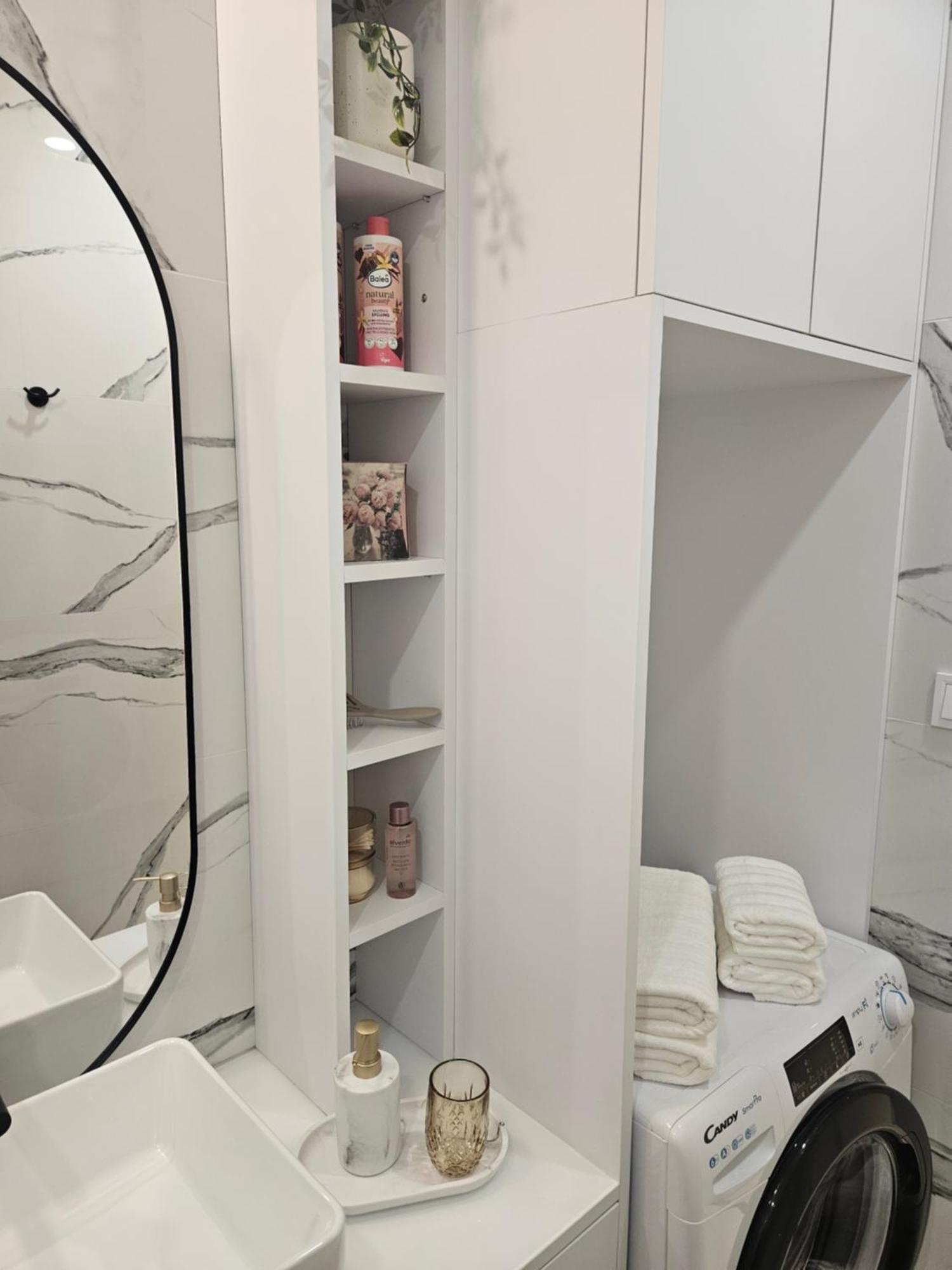 Rose Luxury Apartment & 24H Self Check-In With Private Parking Banská Bystrica Exterior foto